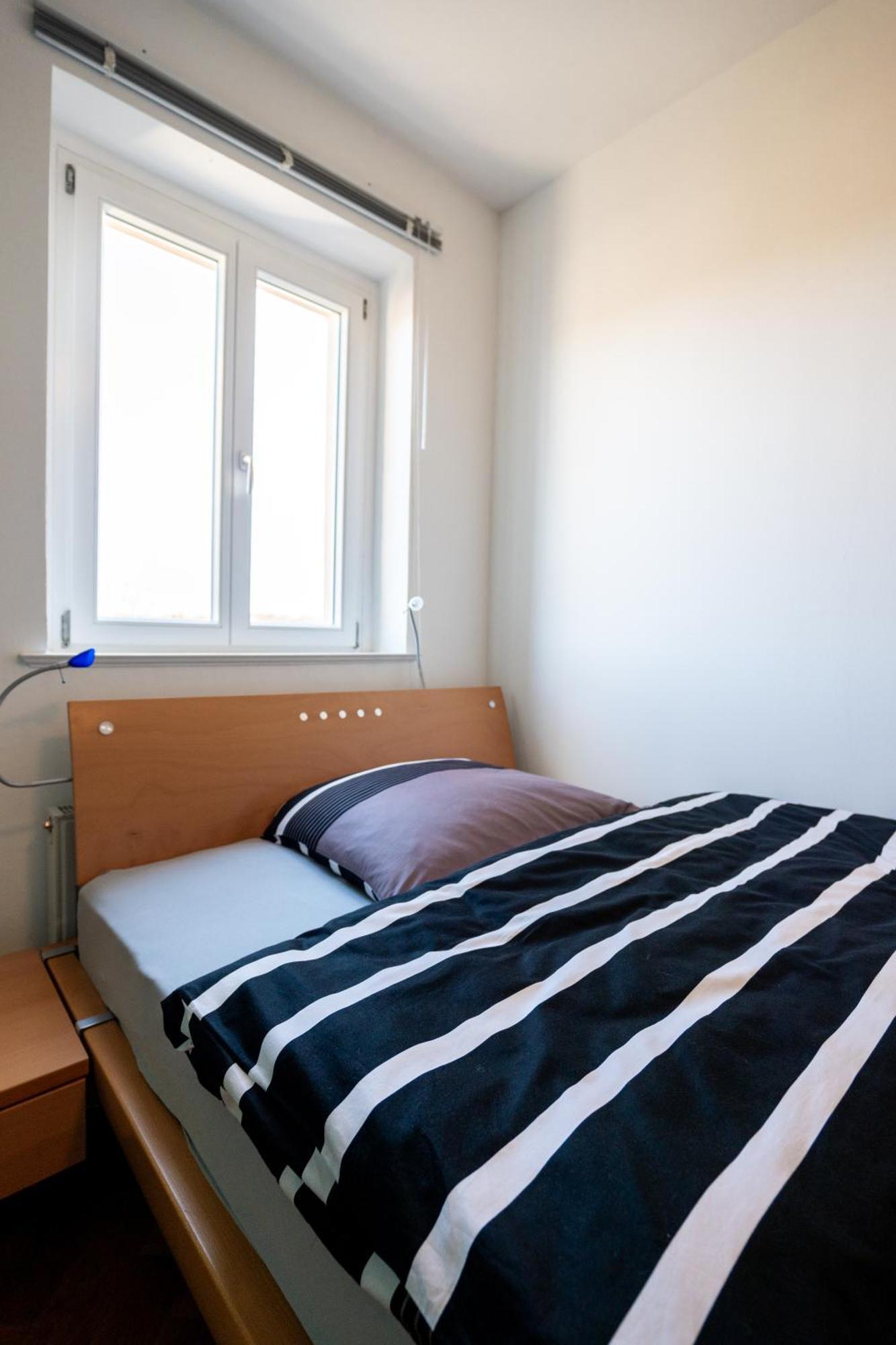 Doppelhaus- Villa Leipzig Schleussig , Moderner Altbau Apartment Dachetage Mit 2 Schlafzimmern Und Separatem Zusatzzimmer , Parkplatz - Balkon - Kamin - Eicheparkett - Arbeitsplatz Экстерьер фото