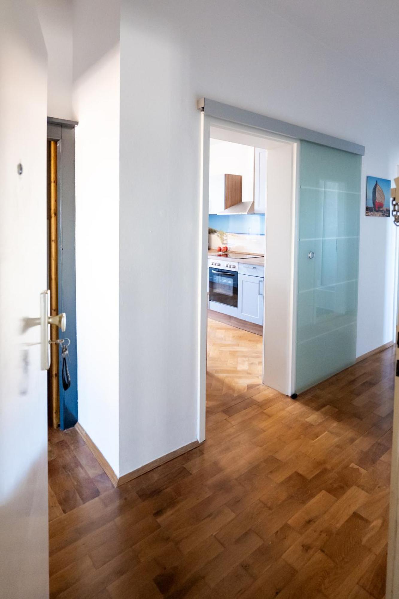 Doppelhaus- Villa Leipzig Schleussig , Moderner Altbau Apartment Dachetage Mit 2 Schlafzimmern Und Separatem Zusatzzimmer , Parkplatz - Balkon - Kamin - Eicheparkett - Arbeitsplatz Экстерьер фото